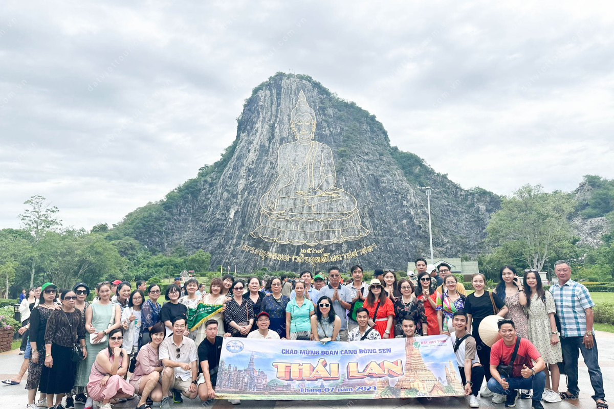 Đoàn khách Cảng Lotus tham quan Thái Lan