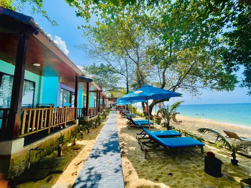 Bãi biển riêng của khách Sạn Orange Bãi biển riêng của khách Sạn Orange