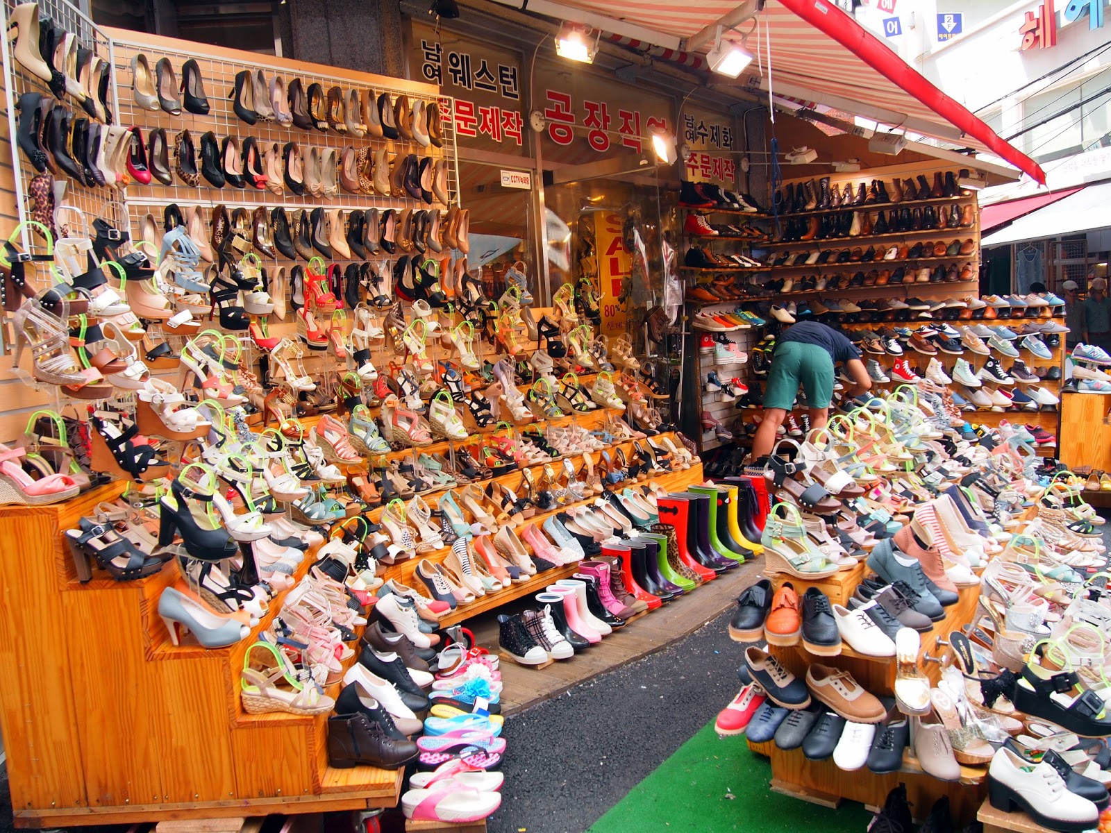 Khám phá chợ Dongdaemun - khu chợ sầm uất bậc nhất Hàn Quốc- ảnh 6
