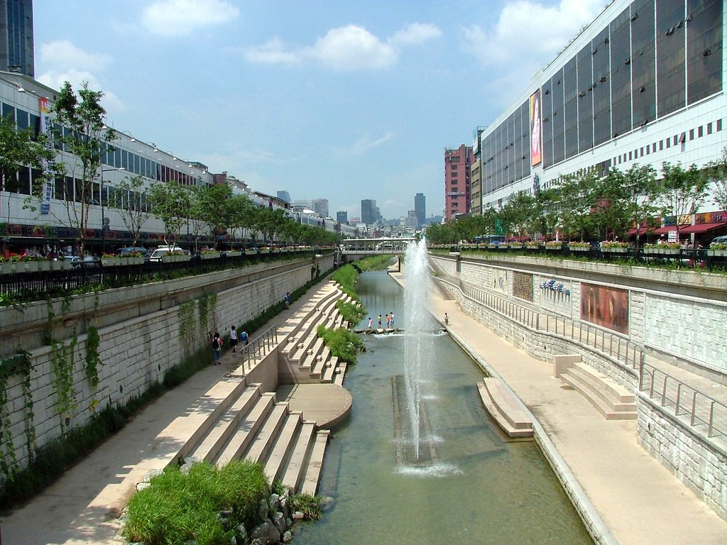 Địa danh nổi tiếng xung quanh suối Cheonggyecheon - Ogansumun 2