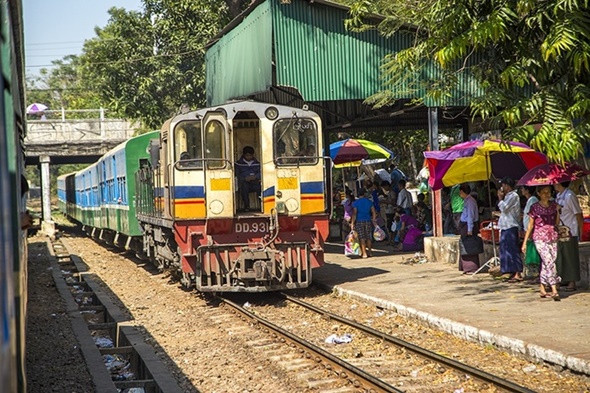 Khám phá Yangon Myanmar bằng xe lửa 