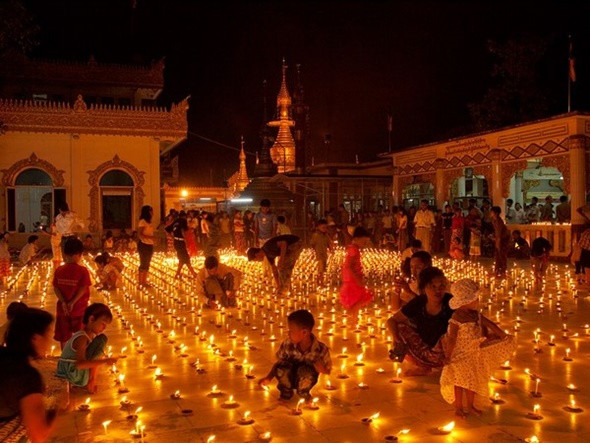 Người dân Myanmar rất tôn trọng Đức Phật và những chốn linh thiêng. 
