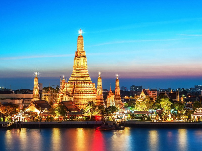 Hành Hương: Thái Lan - hành hương: Đến Thái Lan, bạn không thể bỏ qua chuyến hành hương với các địa điểm linh thiêng và hoàn toàn độc đáo. Từ chiêm bái Phật thượng, đến tham quan chùa vàng Wat Phra That Chae Haeng, mỗi khung cảnh đều mang đến cảm giác sảng khoái và tiếp thêm sinh lực.