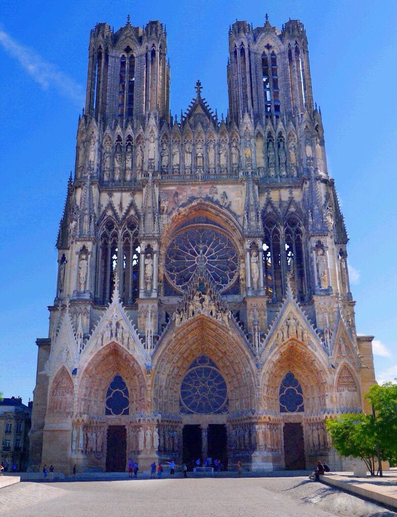 Khám phá nhà thờ Đức Bà Reims đẹp nhất nước Pháp