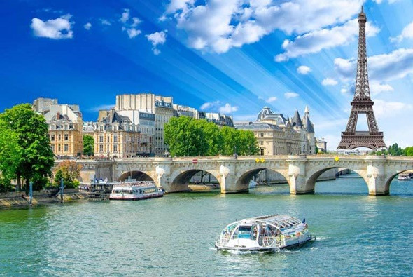 Trải nghiệm cảm giác ngồi du thuyền trên sông Seine thơ mộng