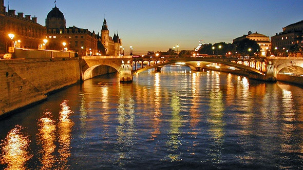 Trải nghiệm cảm giác ngồi du thuyền trên sông Seine thơ mộng - ảnh 5