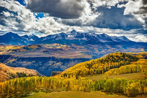 Ngẩn ngơ trước những địa điểm ngắm mùa thu tuyệt vời tại Mỹ - vườn quốc gia núi Rocky