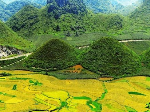 Tour Hà Nội | Hà Giang | Cao Nguyên Đá Đồng Văn | Đèo Mã Pì Pèng | Cột Cờ Lũng Cú | Bản Lô Lô Chải