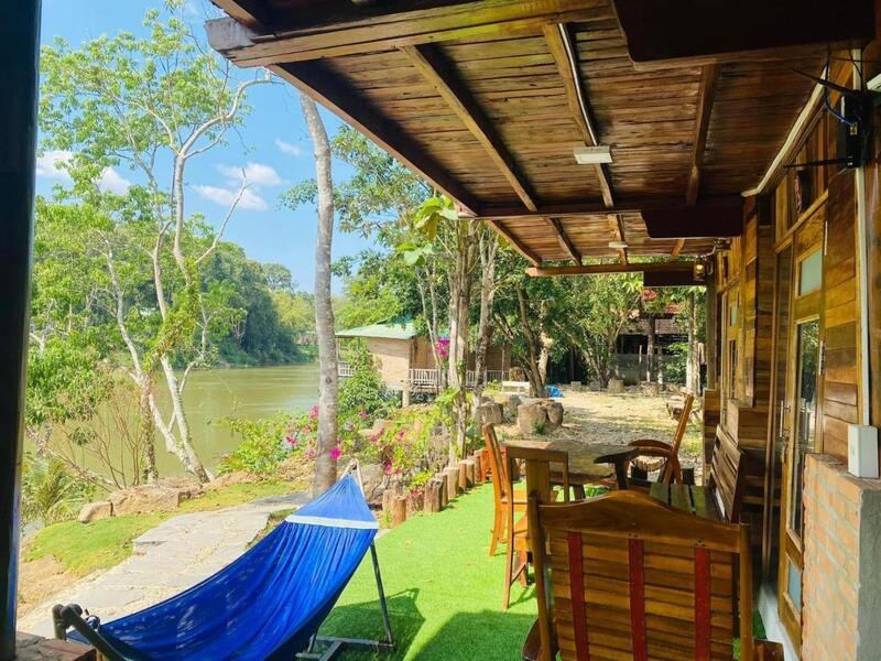 Khung cảnh sông nước tại Green Bamboo Lodge Resort Nam Cát Tiên