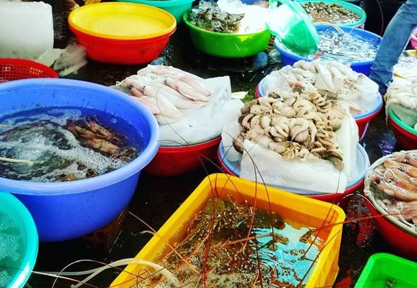 Lạc lối tại những khu chợ hải sản nổi tiếng của Vũng Tàu - ảnh 1