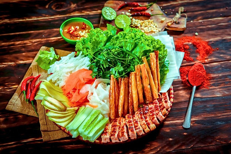 Món nem nướng - đặc sản Nha Trang 