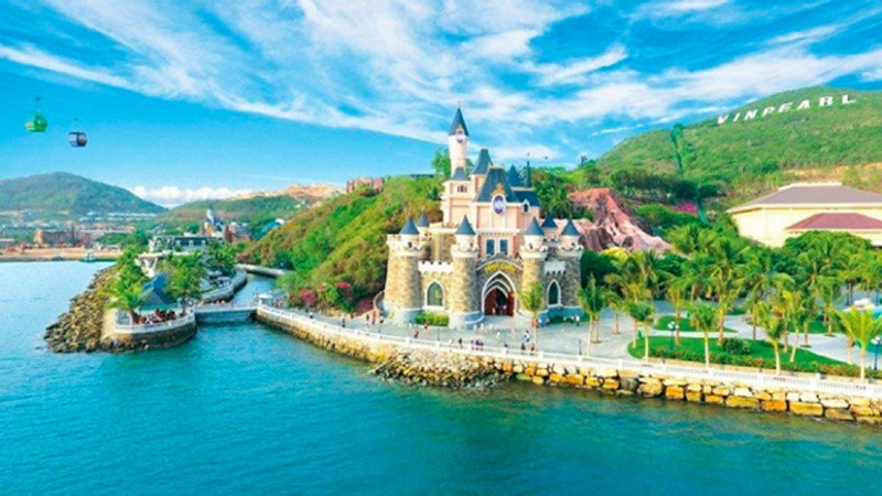 Vinpearl Land Nha Trang nổi danh là khu vui chơi kết hợp nghỉ dưỡng 5 sao theo tiêu chuẩn quốc tế