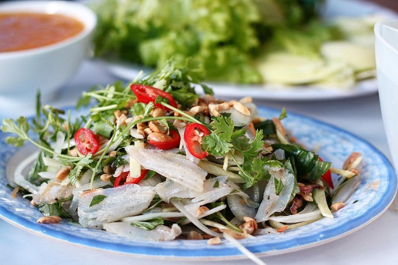 Gỏi cá là một món ăn khá đặc trưng của Phan Thiết.