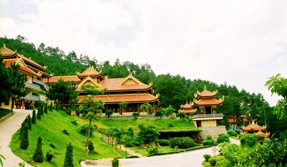 Những ngôi chùa nổi tiếng ở Đà Lạt - Thiền Viện Trúc Lâm