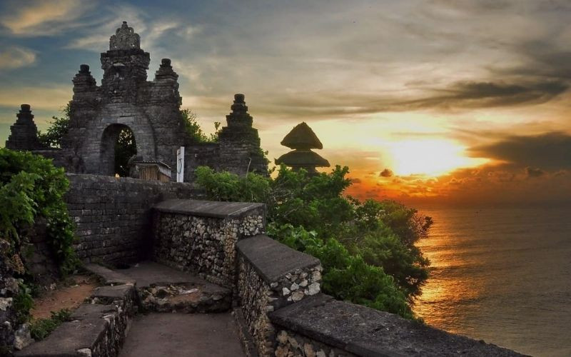Tour Bali Tết 2026 - Tham quan đền Uluwatu ngắm hoàng hôn