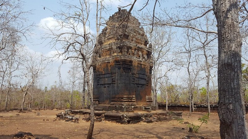  Tháp Preah Neang Khmao ở Oudong