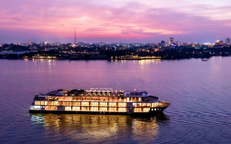 Du thuyền sông Mekong về đêm