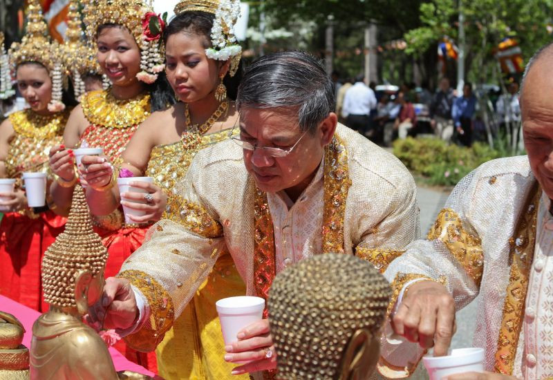 Không khí dịu nhẹ khi du lịch Campuchia tết