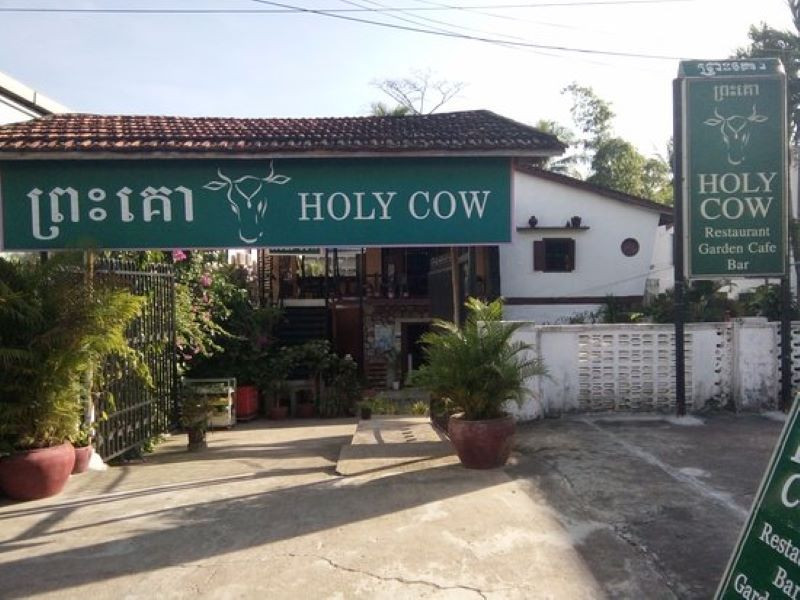 nha-hang-holy-cow-campuchia 