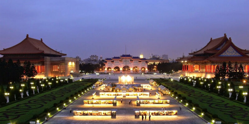 Bảo tàng cung điện Quốc gia về đêm