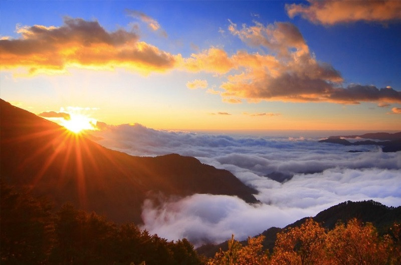 Bình minh diệu kỳ trên ngọn núi Hehuan