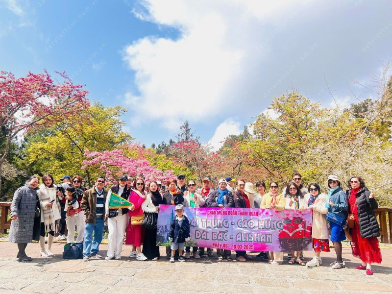 Đoàn khách check-in Đài Loan 