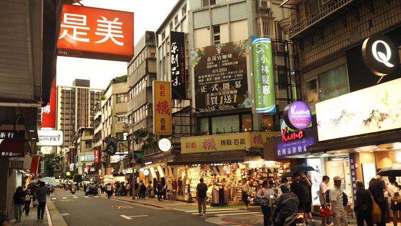 Chợ đêm náo nhiệt tại Tây Môn Đình