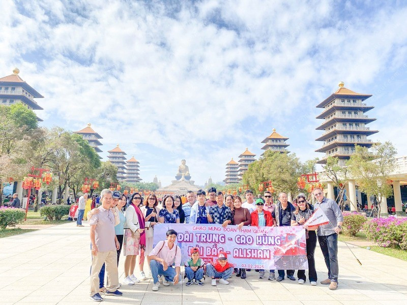 Đoàn khách du lịch đi Đài Loan tại Đất Việt Tour  Đoàn khách du lịch đi Đài Loan tại Đất Việt Tour