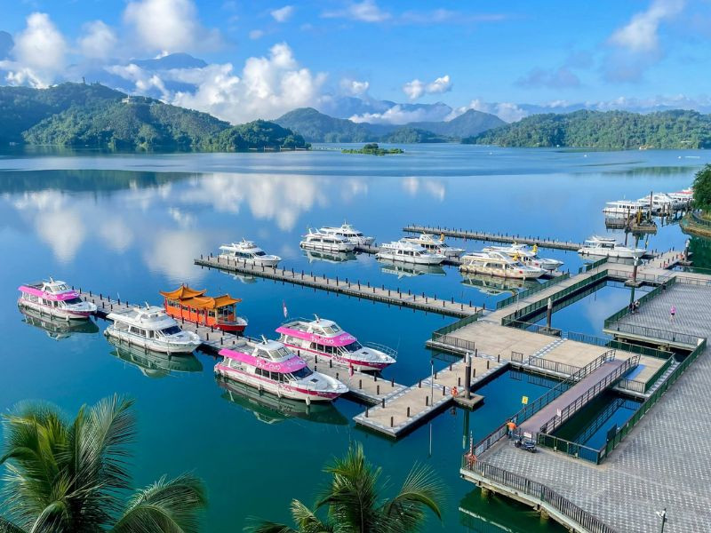 Chiêm ngưỡng Hồ Nhật Nguyệt Đàm mùa đông