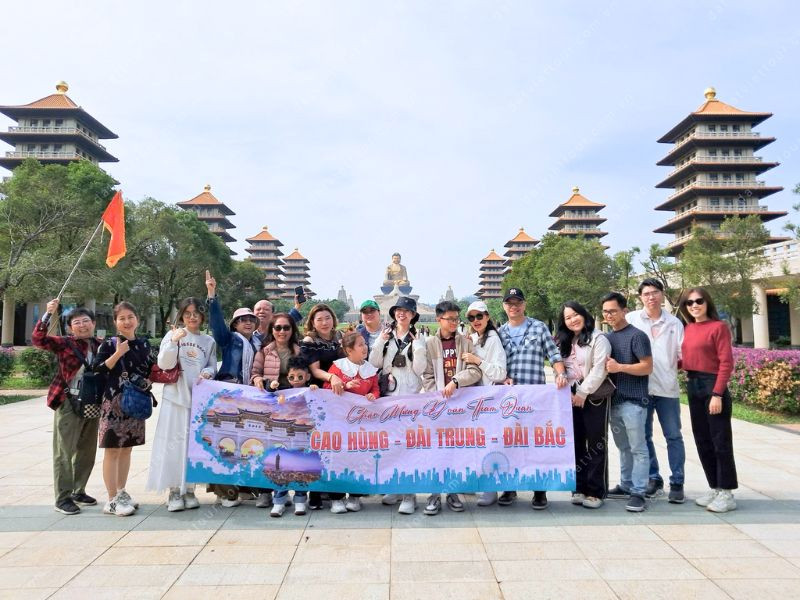 Du khách trải nghiệm du lịch Đài Loan tại Đất Việt Tour