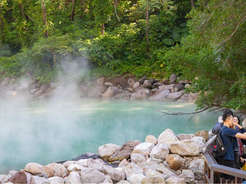 Trải nghiệm tắm suối nước nóng Beitou 