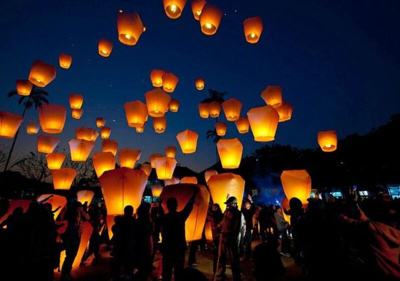 Văn hóa thả đèn trời truyền thống độc đáo