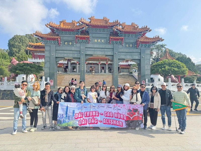 Đoàn du khách lựa chọn tour Đài Loan bên Đất Việt Tour