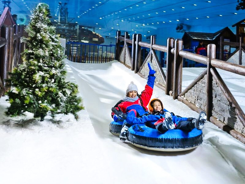 Trượt tuyết tại Ski Dubai 