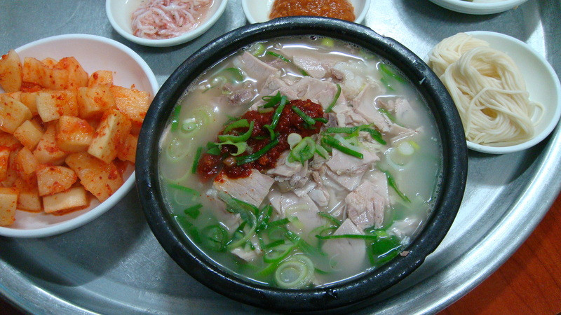 Canh thịt lợn - món ăn truyền thống Hàn Quốc 