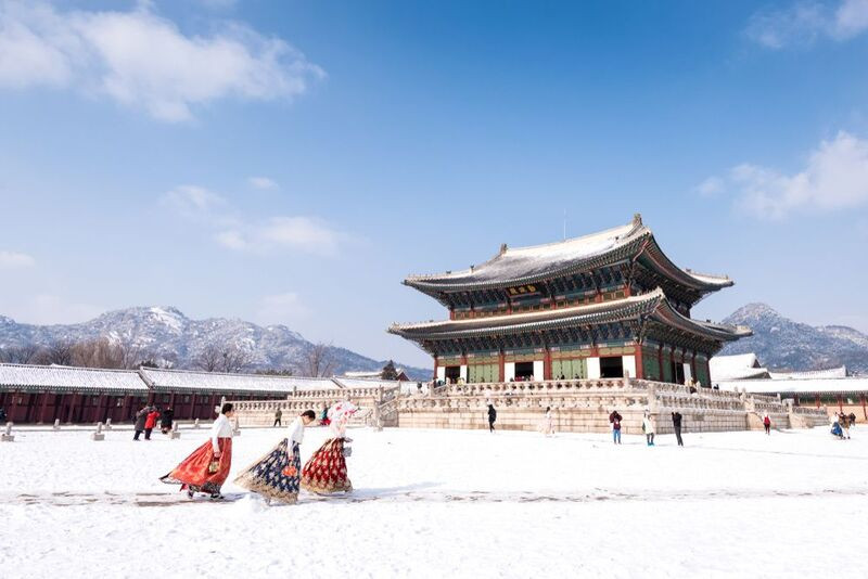 Gyeongbokgung mùa đông phủ đầy tuyết vào dịp Tết