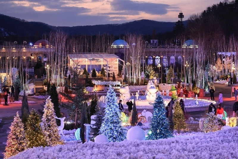 Everland rực sáng bởi hệ thống ánh sáng nhân tạo Everland rực sáng bởi hệ thống ánh sáng nhân tạo