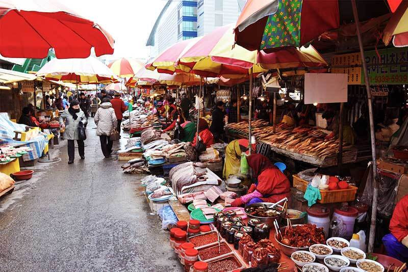 Chợ cá Jagalchi tấp nập