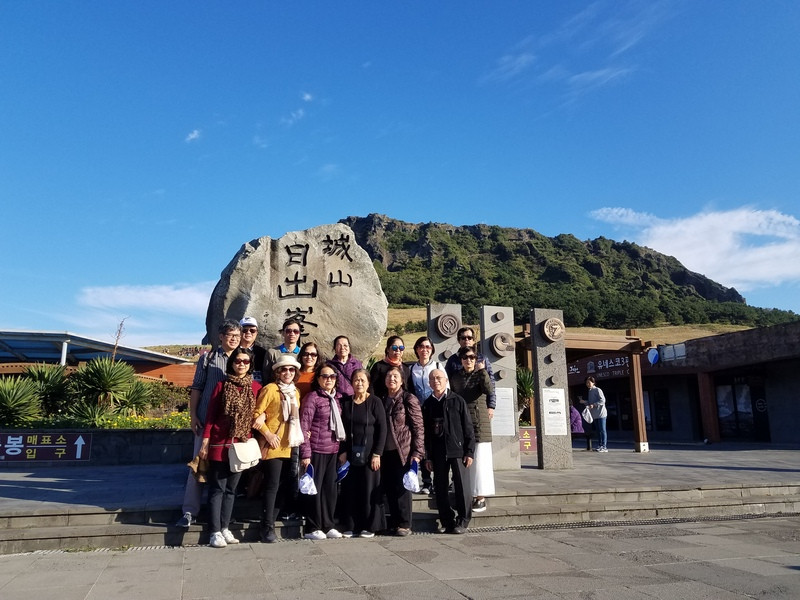 Khách du lịch theo tour Jeju 