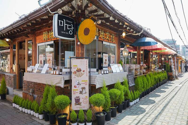 Khám phá phố cổ Ikseon-dong