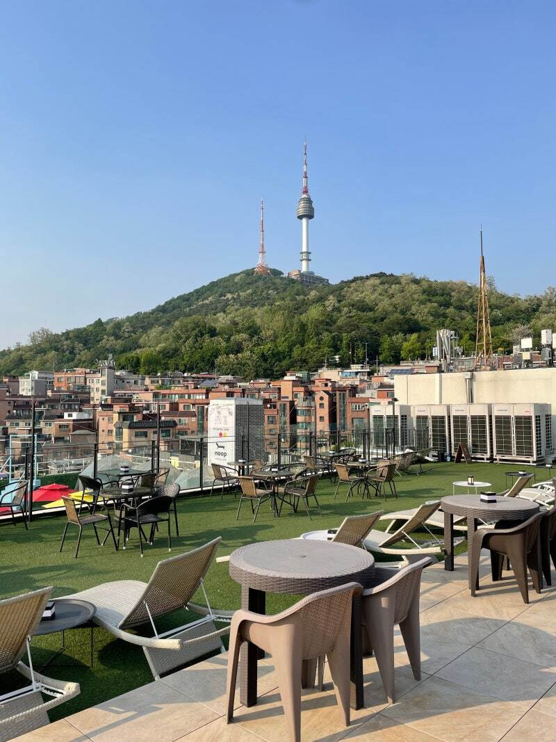 Noop Cafe - Quán cafe nhìn thẳng ra tháp Namsan