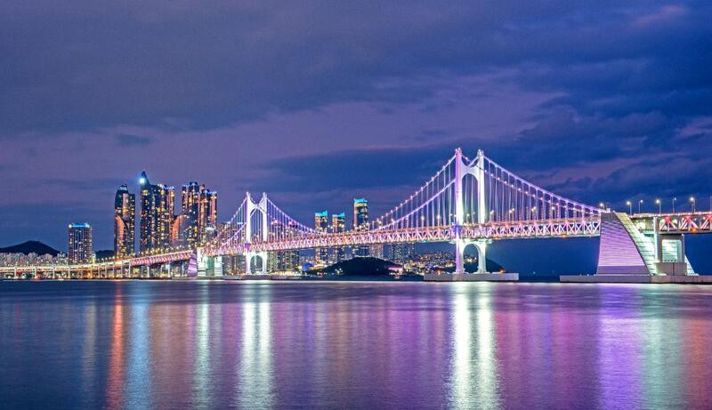 Vẻ đẹp về đêm ở bãi biển Gwangall, Busan