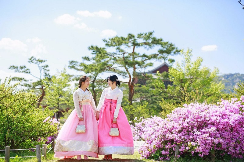 Du lịch Hàn Quốc mặc Hanbok để thoả sức sống ảo.