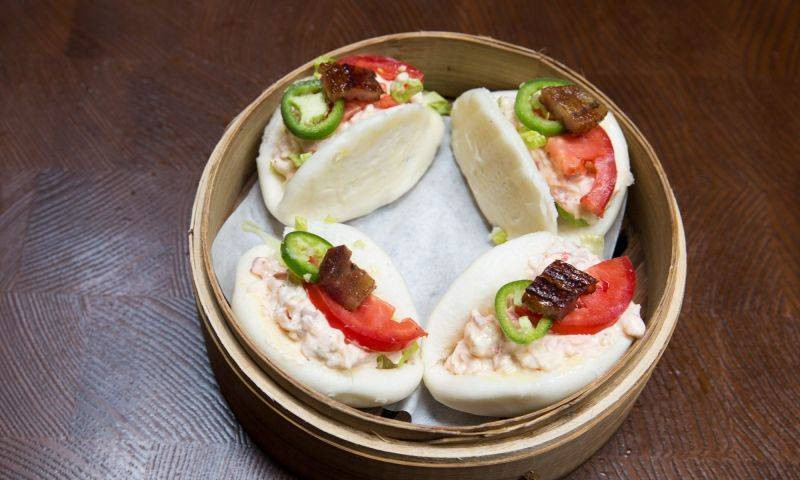 Bánh bao tôm hùm Hồng Kông 