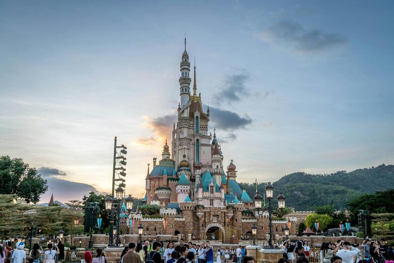 Disneyland Hong Kong phù hợp cho mọi lứa tuổi Disneyland Hong Kong phù hợp cho mọi lứa tuổi