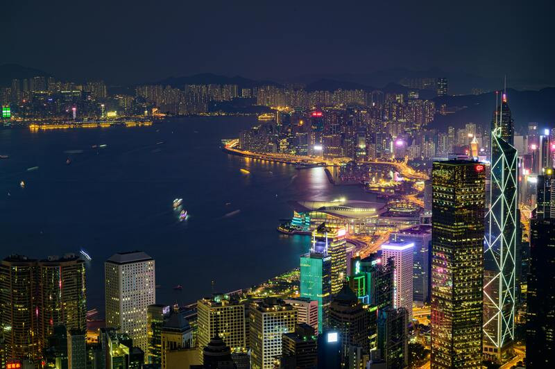 Đường chân trời Hong Kong về đêm rực rỡ Đường chân trời Hong Kong về đêm rực rỡ