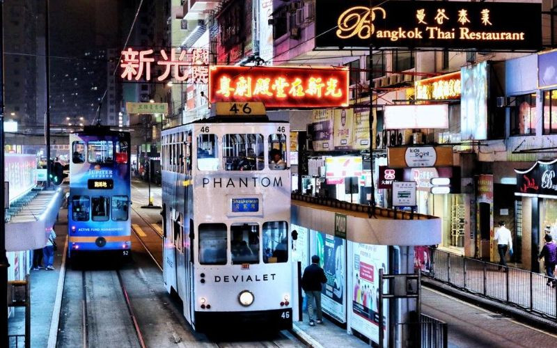 Hành trình chậm rãi giữa thành phố không ngủ