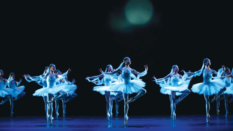 Không gian sang trọng tại Lễ hội Nghệ thuật Quốc tế Hong Kong Không gian sang trọng tại Lễ hội Nghệ thuật Quốc tế Hong Kong