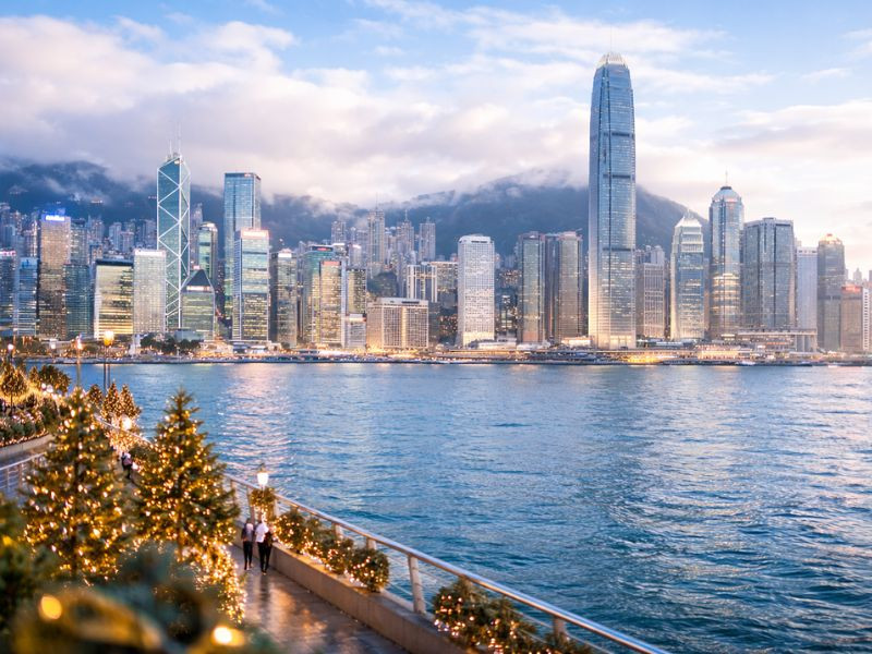 Mùa đông ở Hong Kong không quá lạnh, thuận lợi cho du lịch và khám phá thành phố
