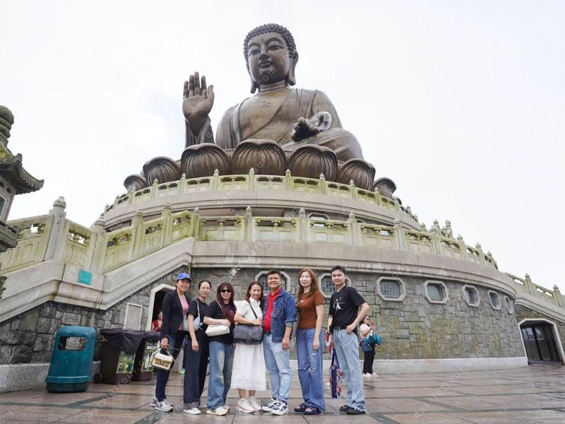 Tượng Phật Thiên Đàn trên đỉnh Ngong Ping